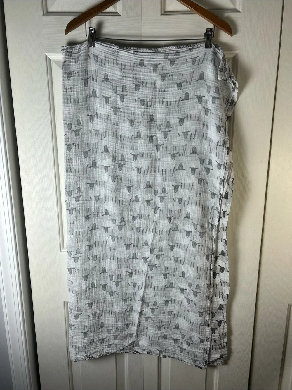 Aden + Anais Lamb Sheep Baby Swaddle Blanket Gray White Muslin Cotton Realistic